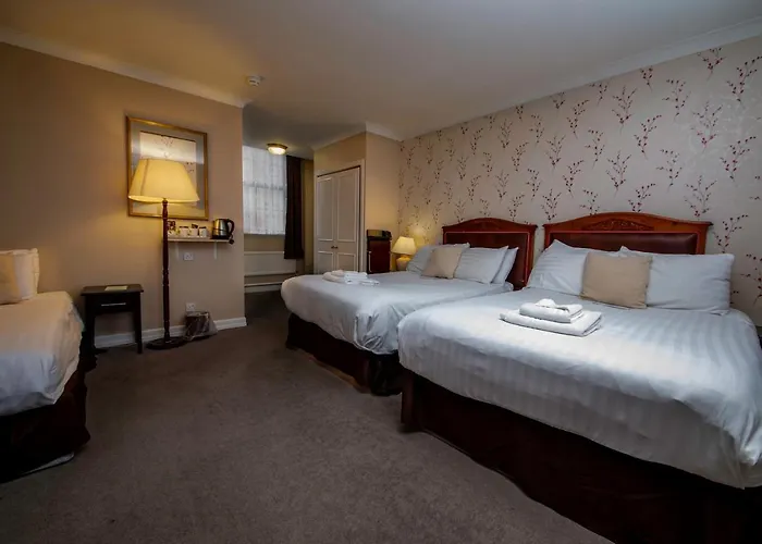 Fownes Hotel