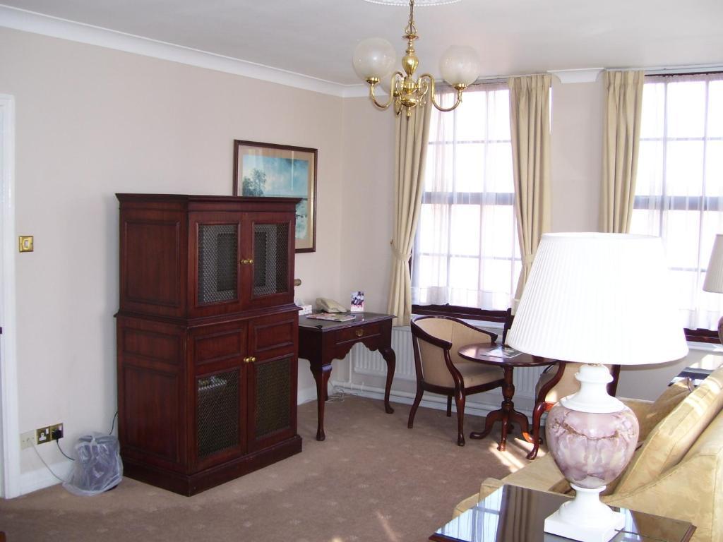 Hotel Fownes