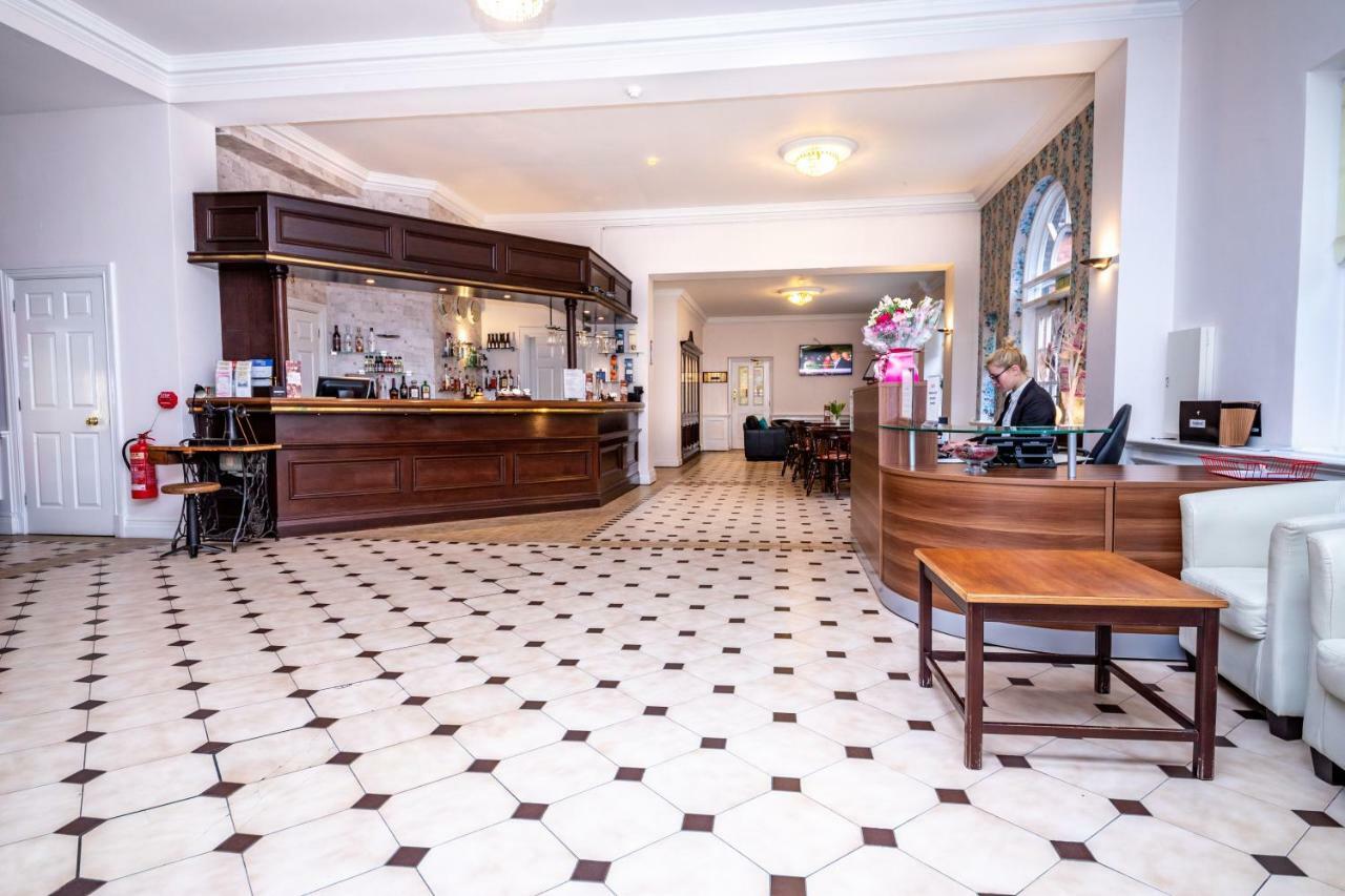 Fownes Hotel
